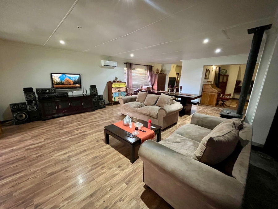 3 Bedroom Property for Sale in La Hoff North West